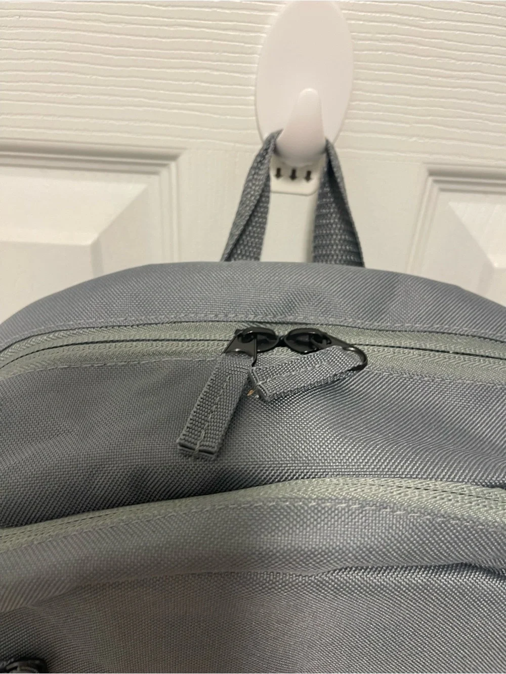 Everest Men's Gray Everyday Backpack